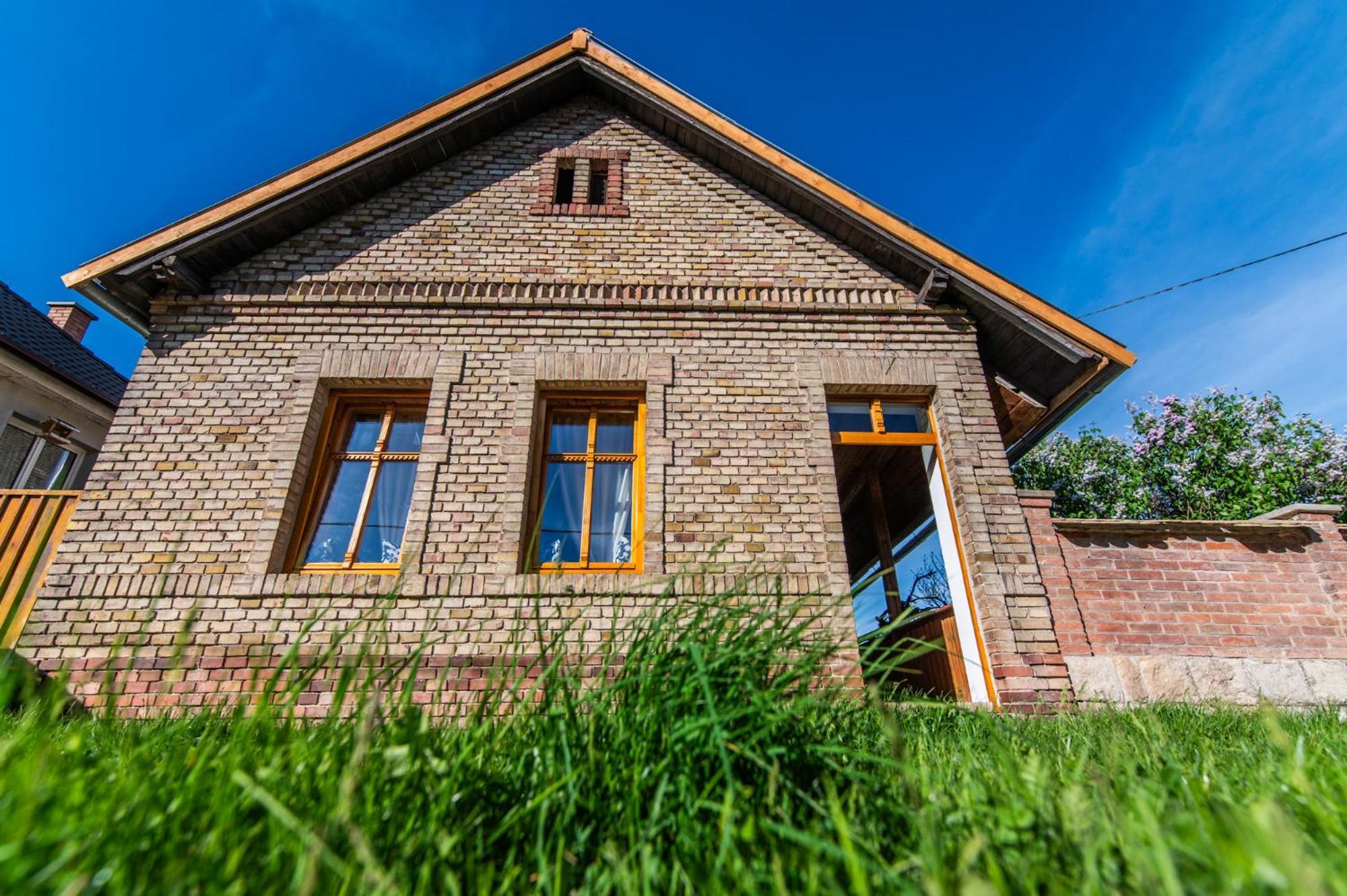 Minifaktura Loft Apartman & Reggelizo Es Etelbar Szokolya Exterior foto