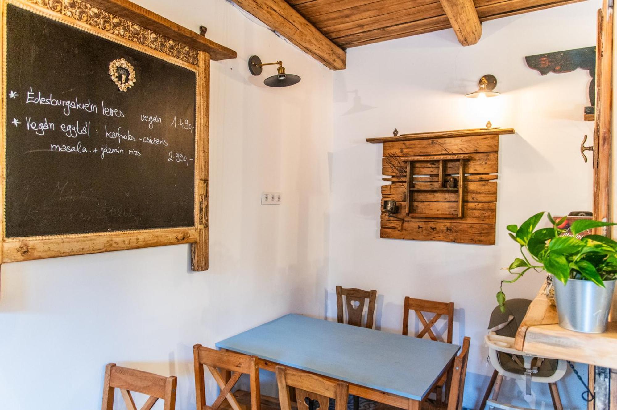 Minifaktura Loft Apartman & Reggelizo Es Etelbar Szokolya Exterior foto